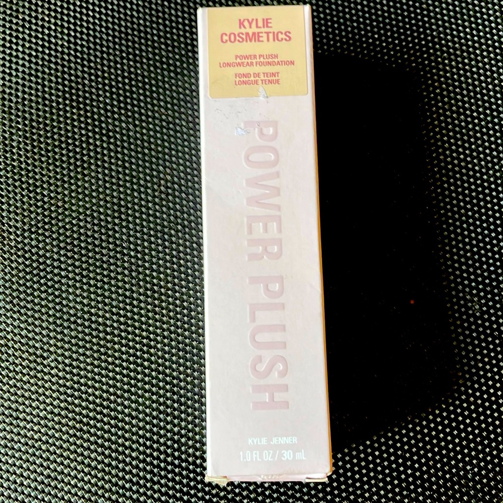 Kylie Cosmetics foundation